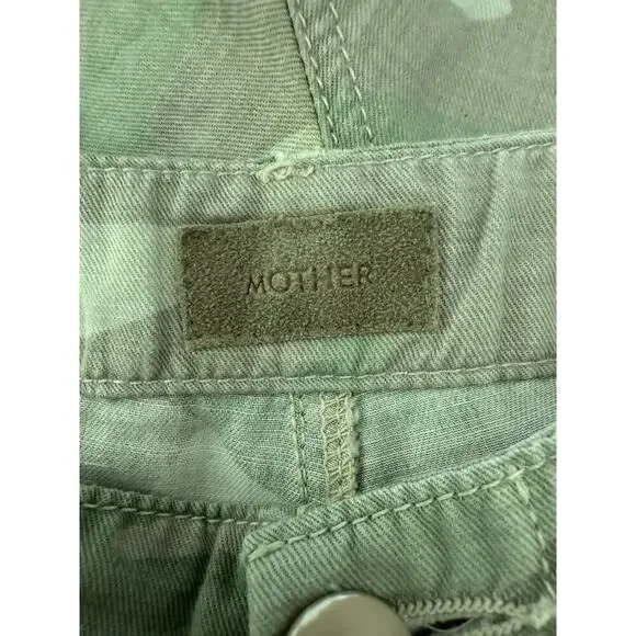 Mother The Shaker Chop Crop Fray Raw Hem Camo Desert Print Pants Size 27